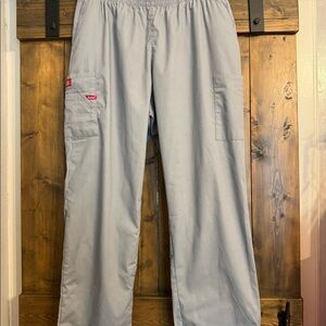 Light grey scrub pant